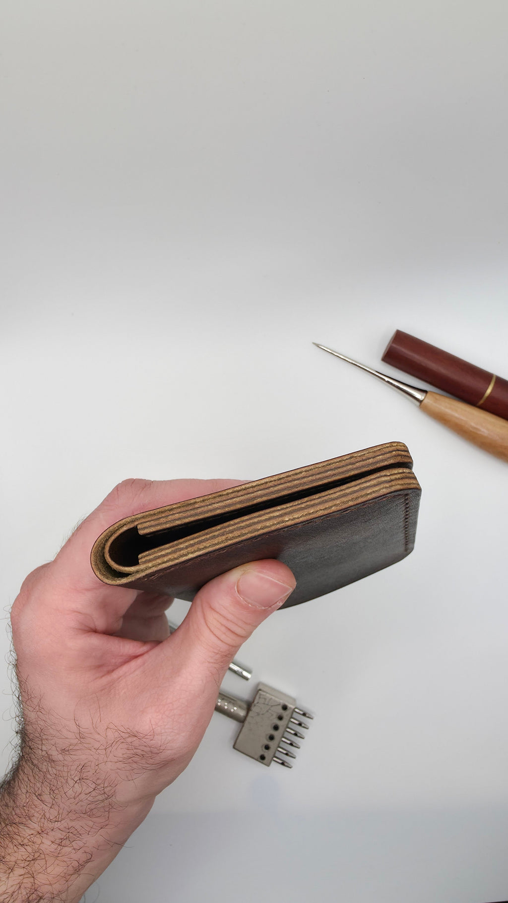Horween Bifold Wallet, Cash Slot, Handmade Wallet, Vertical Wallet, Full Grain Leather