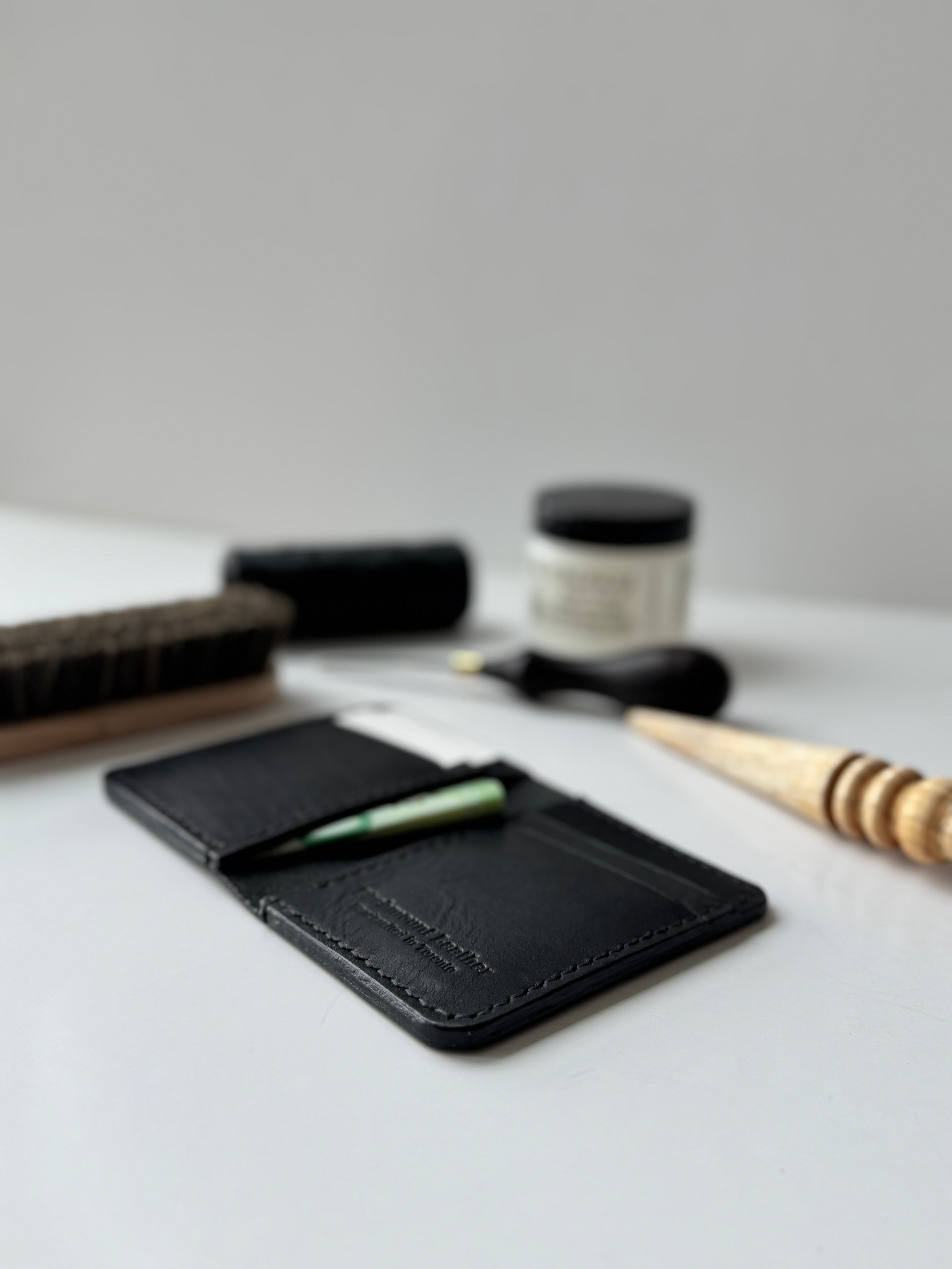 Dundas Vertical Bifold Wallet / Horween Leather