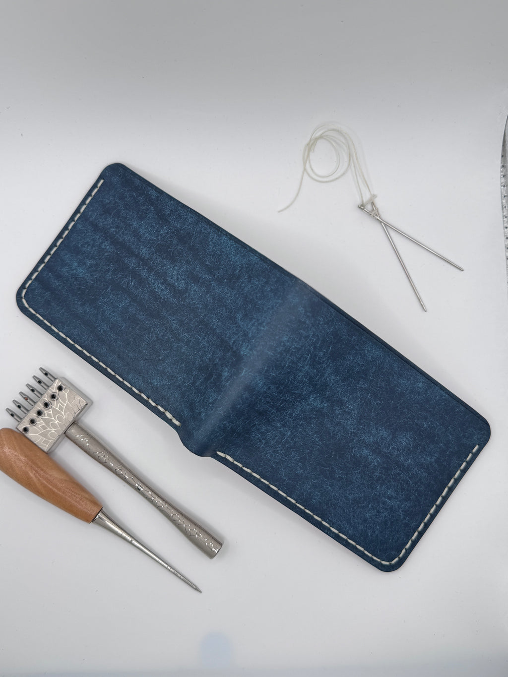 Pueblo Bifold Wallet, Classical Wallet, Full Grain Leather, Handmade Wallet