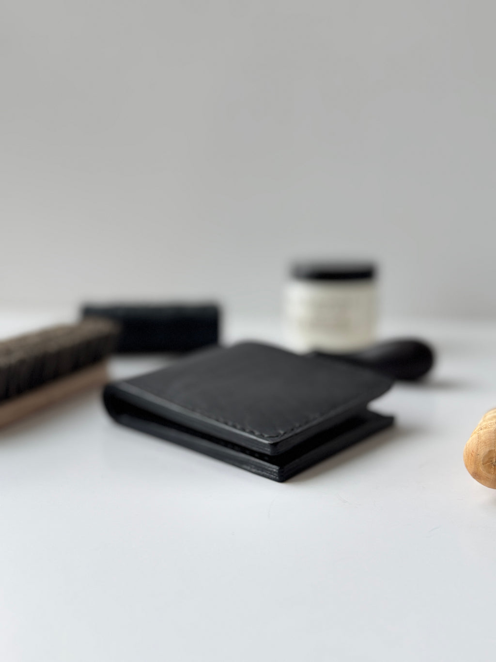 Yonge Handmade Classical Wallet / Horween Leather
