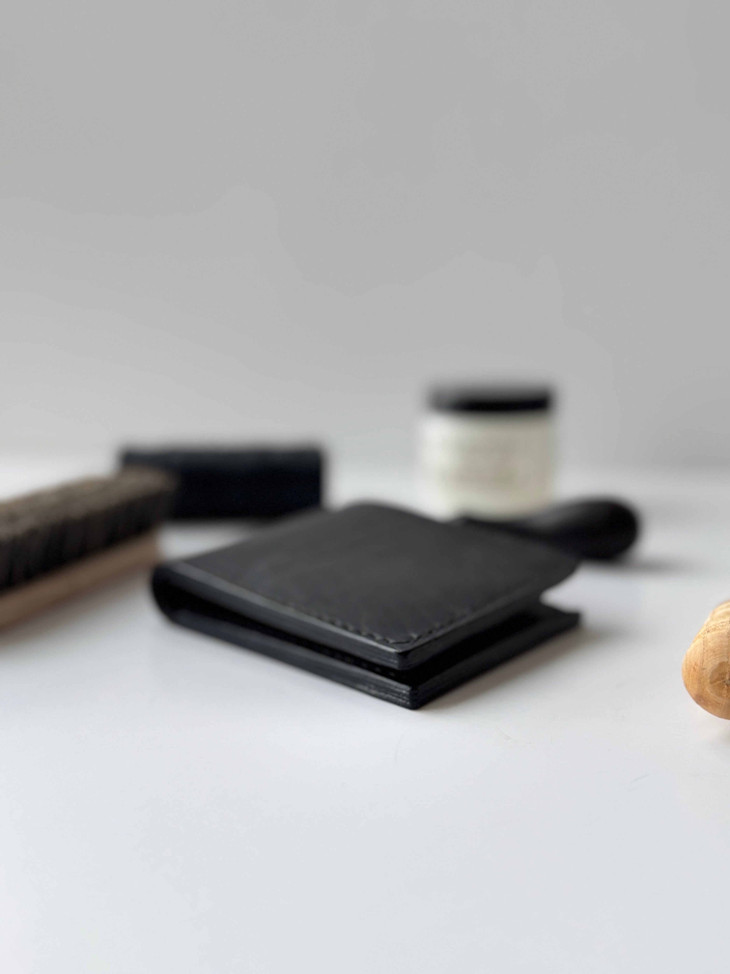 Yonge Handmade Classical Wallet / Horween Leather